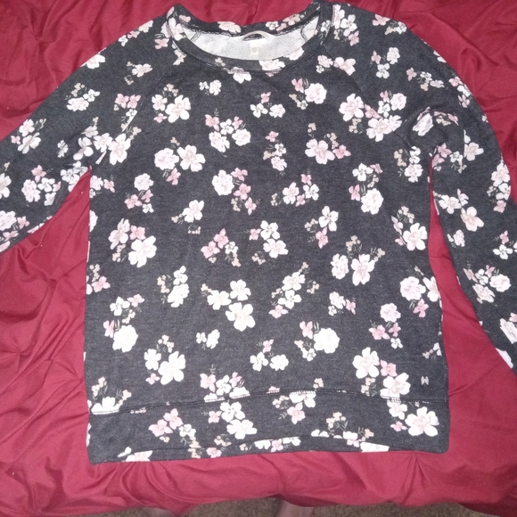 Victoria's Secret Black and Pink Floral Sweater - Picture 2 of 9
